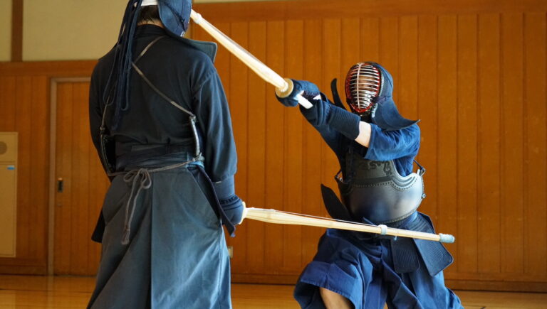 剣道の練習で面をしている時の写真。